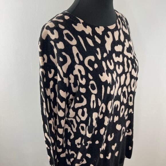 C by Bloomingdale's Cashmere Black Tan Leopard Print Pullover Sweater Size M - Picture 4 of 6